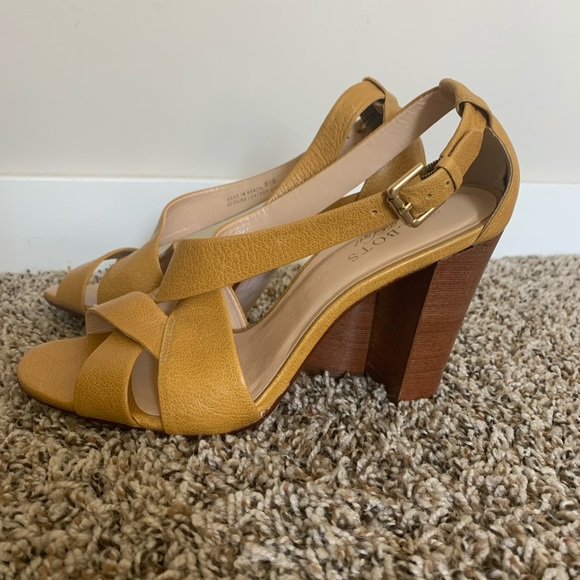 Mustard yellow NWT Talbots heel 8.5 leather - Picture 4 of 7
